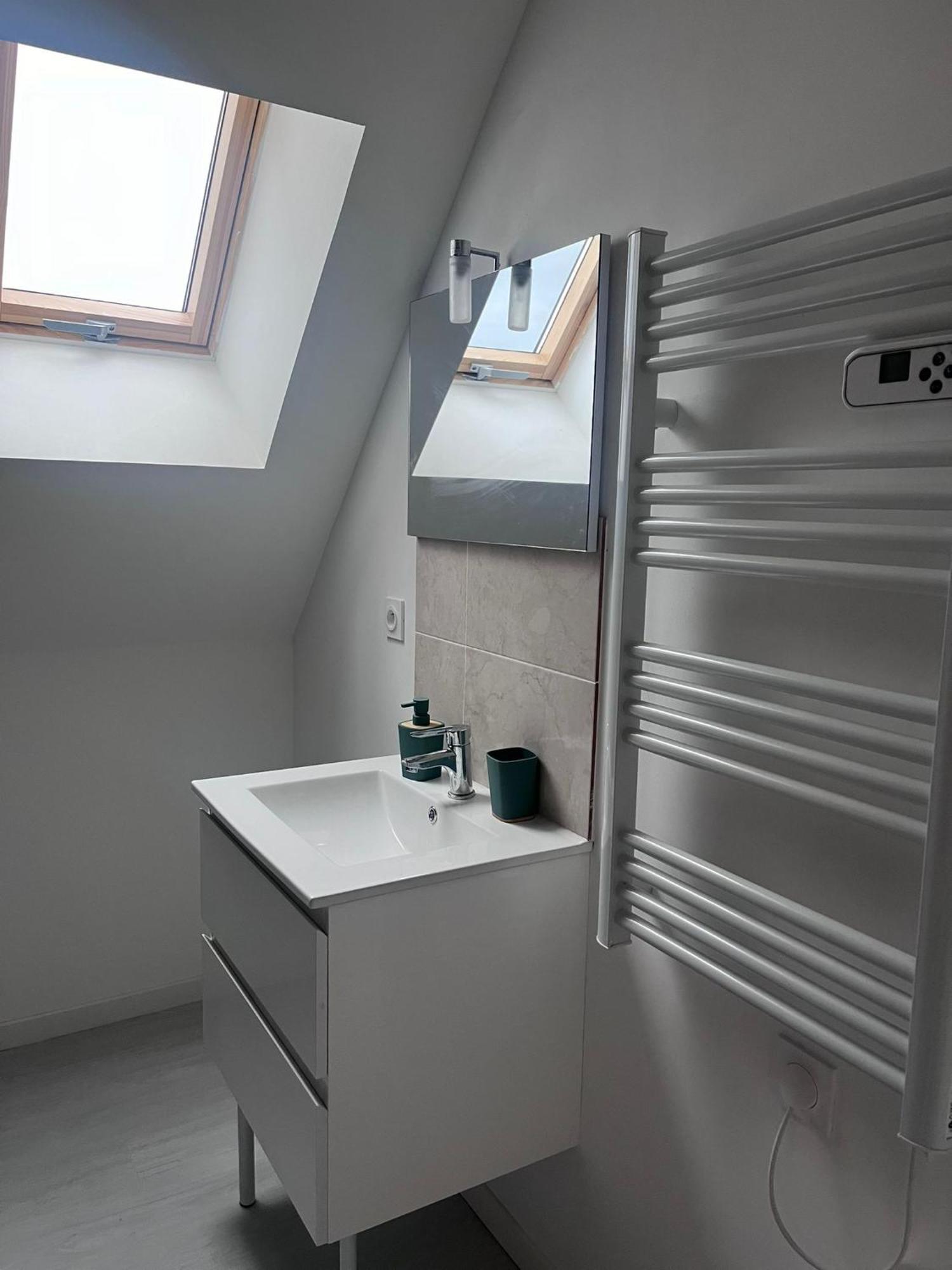 L'Evasion Urbaine - Parking Gratuit - Entree Autonome - Wifi Apartamento Châtellerault Exterior foto